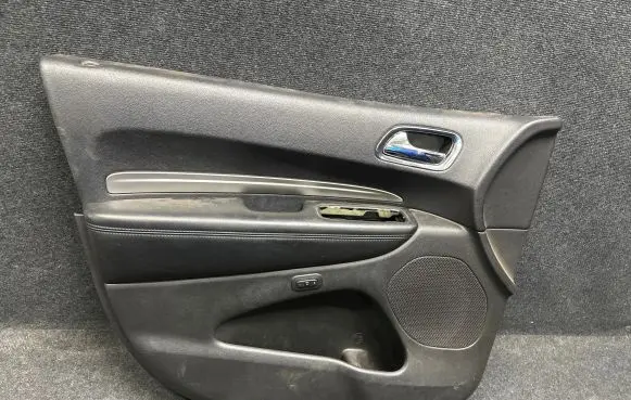 Dodge Durango Front door card panel trim 62015833 17135073310120 4102280