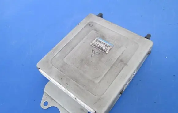 Mitsubishi Carisma Engine control unit/module ECU MD355869