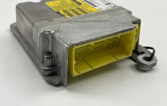 Toyota Avensis T270 Airbag control unit/module 219122103 8917005250