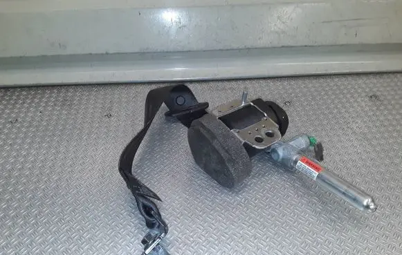 Volvo C30 Rear seatbelt 30642227