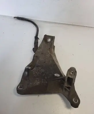 BMW 3 E90 E91 Engine mounting bracket 22116760309