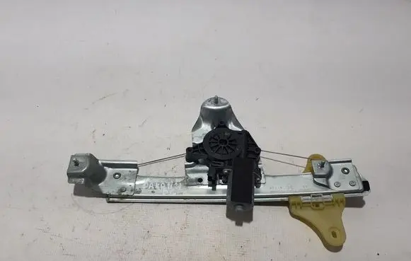 Rear window lifting mechanism without motor