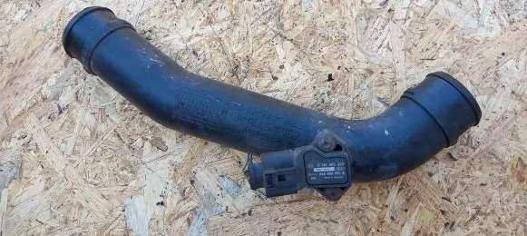 Volkswagen Polo IV 9N3 Intercooler hose/pipe