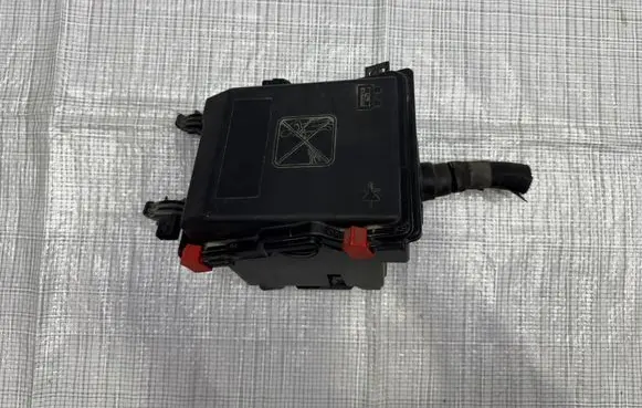 Citroen C5 Aircross Fuse box set 9678633380