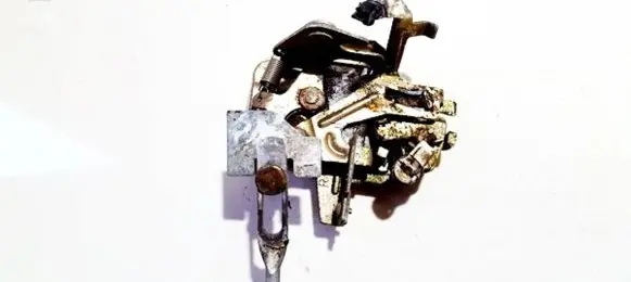 Mazda 121 Front door lock