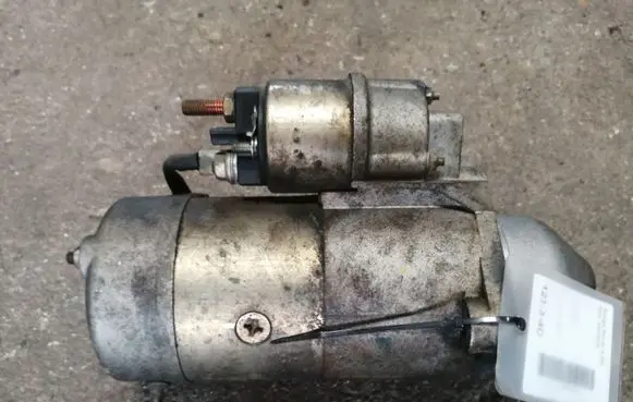 Land Rover Range Rover L322 Starter motor 7787925