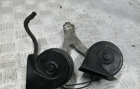 Ford Mondeo MK V Horn signal DG9T13A803DA 3L10072016 B34SA2336G10