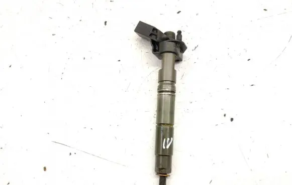Mercedes-Benz E W211 Fuel injector 6420700587 6420701987