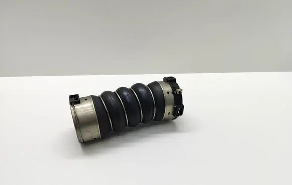 BMW 5 F10 F11 Intercooler hose/pipe 8513451 851345101 11279410