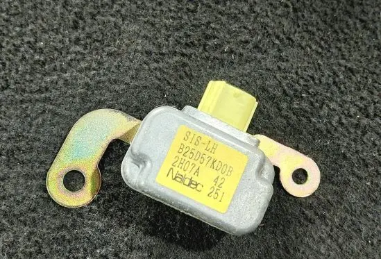 Mazda 323 F Airbag deployment crash/impact sensor B25D57KD0B 2H07A DC251