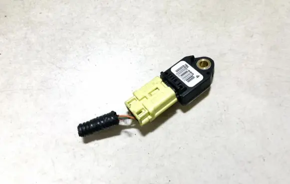 Lexus IS 220D-250-350 Airbag deployment crash/impact sensor 898310w040 89831-0w040