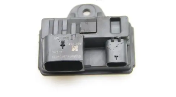 BMW 5 F10 F11 Glow plug pre-heat relay 851947202