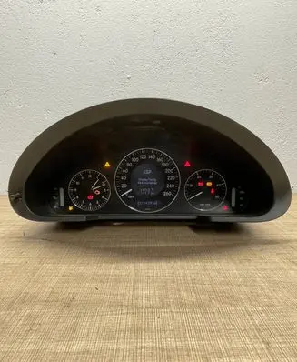 Mercedes-Benz E W211 Speedometer (instrument cluster) A2115405647 110080292008