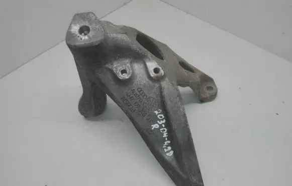 Audi A8 S8 D4 4H Engine mounting bracket 4H0199308AF