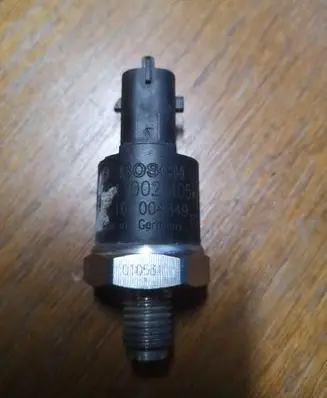 Fuel pressure sensor