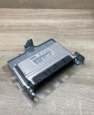 Toyota Corolla E120 E130 Engine control unit/module ECU 8966102B10 0261208518