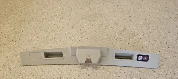 Mercedes-Benz GL X164 Tailgate/boot lid lock trim A1647400130 2128210551