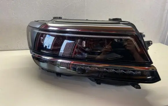 Volkswagen Tiguan Headlight/headlamp 5NB941082D 03011012360