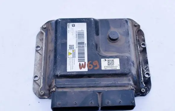 Opel Astra J Engine control unit/module ECU 55575315 MB2758009553 86ALPP2093237015