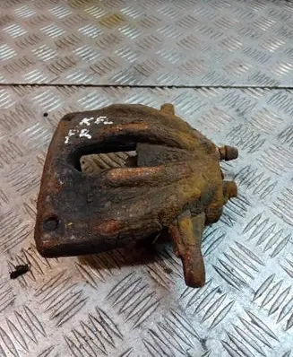Toyota Corolla Verso AR10 Front brake caliper 