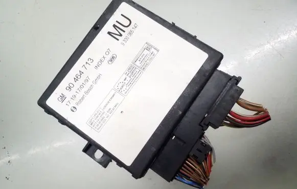 Opel Vectra B Door central lock control unit/module 90464713