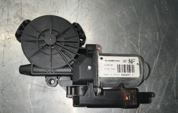 Hyundai Sonata Front door window regulator motor 400897C 0897 5077