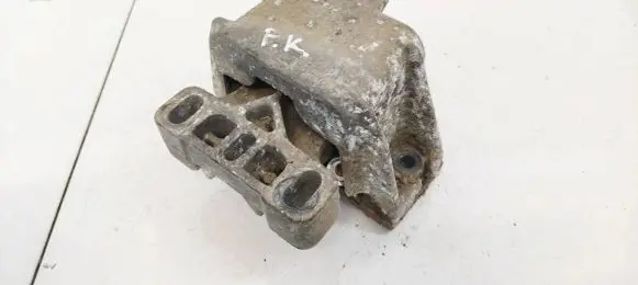 Volkswagen Golf IV Engine mount bracket 1J0199555