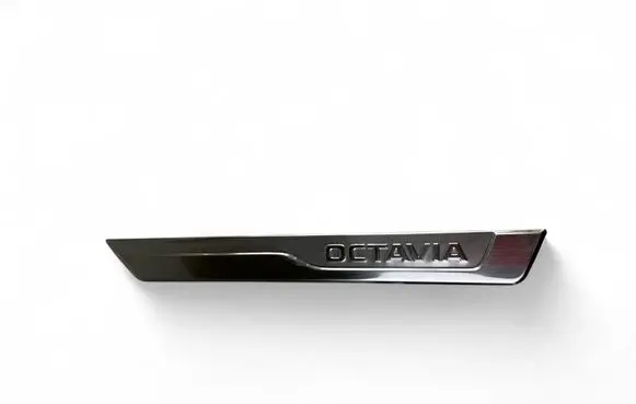 Skoda Octavia Mk4 Front sill trim cover 5E3853813