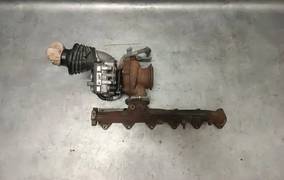 BMW 5 G30 G31 Turbo 8584219