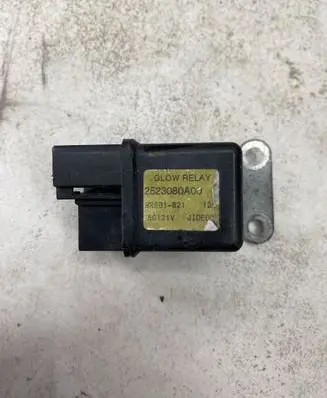 Nissan Pathfinder R51 Glow plug pre-heat relay 2523080A00 50121V MR8B1821