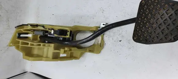 BMW 5 E60 E61 Brake pedal 676922103