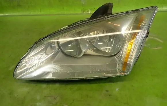 Ford Focus Headlight/headlamp 4M51-13W030-AC