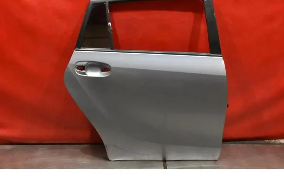Toyota Verso-S Rear door 