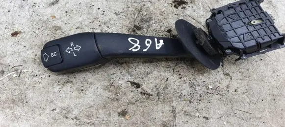 BMW 5 E39 Indicator stalk 8352172 01100410