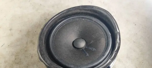 Skoda Octavia Mk3 (5E) Front door speaker 5E0035411A