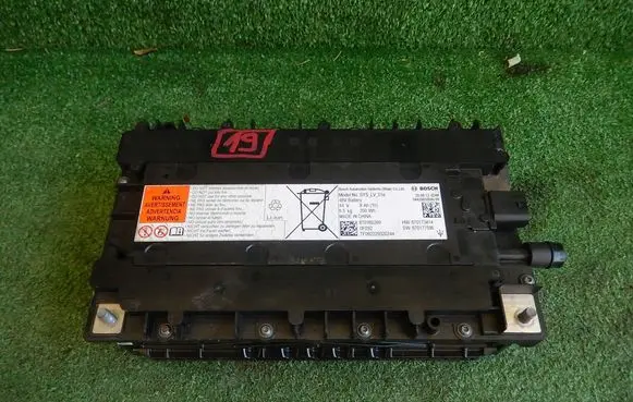 Maserati Ghibli Car battery 670173414