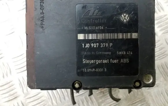 Volkswagen Golf IV ABS Pump 1J0907379P 7M3614111H