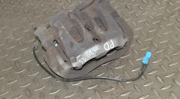 Mercedes-Benz Sprinter W906 Front brake caliper