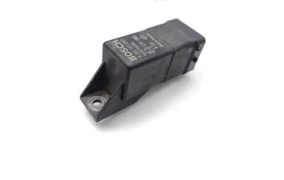 Glow plug pre-heat relay