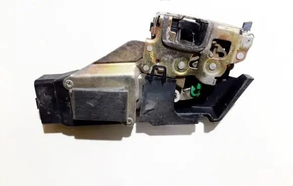 Mitsubishi Carisma Rear door lock