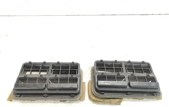 Subaru Outback Quarter panel pressure vent 72651AG000 72653AG000