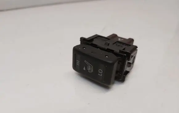 Nissan Juke I F15 Seat heating switch