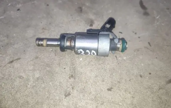 Volkswagen PASSAT B7 USA Fuel injector 06A906036F