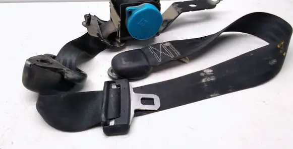 Chrysler Voyager Third row seat belt 04680517AB 040813 0313