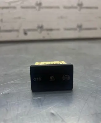 Volkswagen Transporter - Caravelle T4 ABS relay 7D0919235