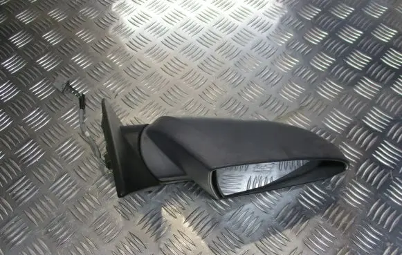 Nissan Primera Front door electric wing mirror 