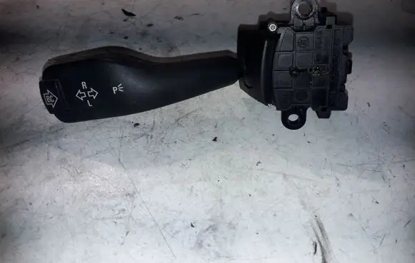 BMW X3 E83 Indicator stalk 8363668 01104010