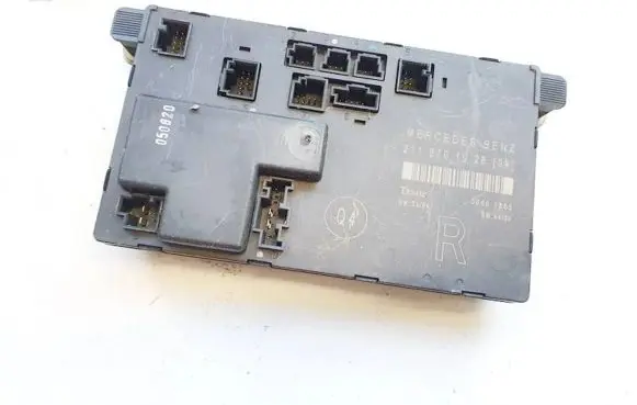 Mercedes-Benz E W211 Door control unit/module 2118701026 00401605