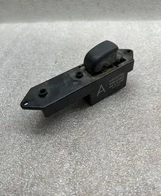 Mitsubishi Outlander Electric window control switch MR587792