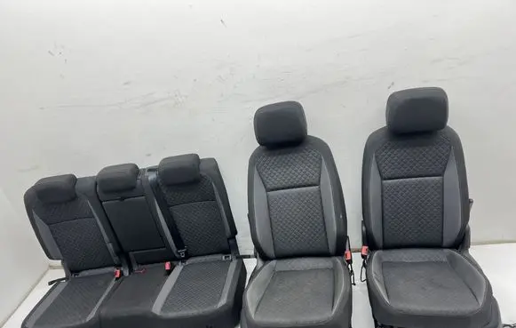 Volkswagen Tiguan Seat set 